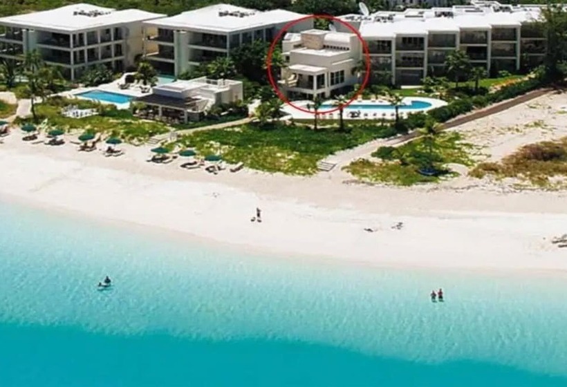 هتل Coral Gardens On Grace Bay