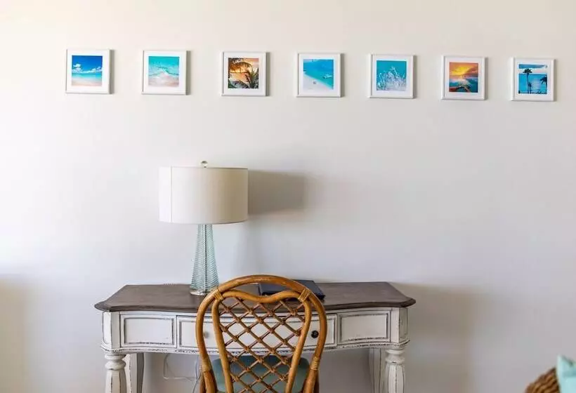 هتل Coral Gardens On Grace Bay
