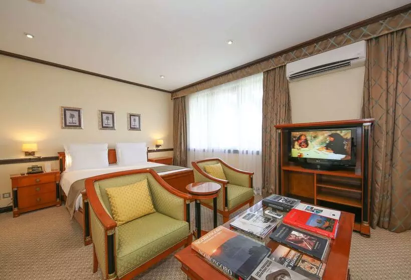 호텔 Dar Es Salaam Serena