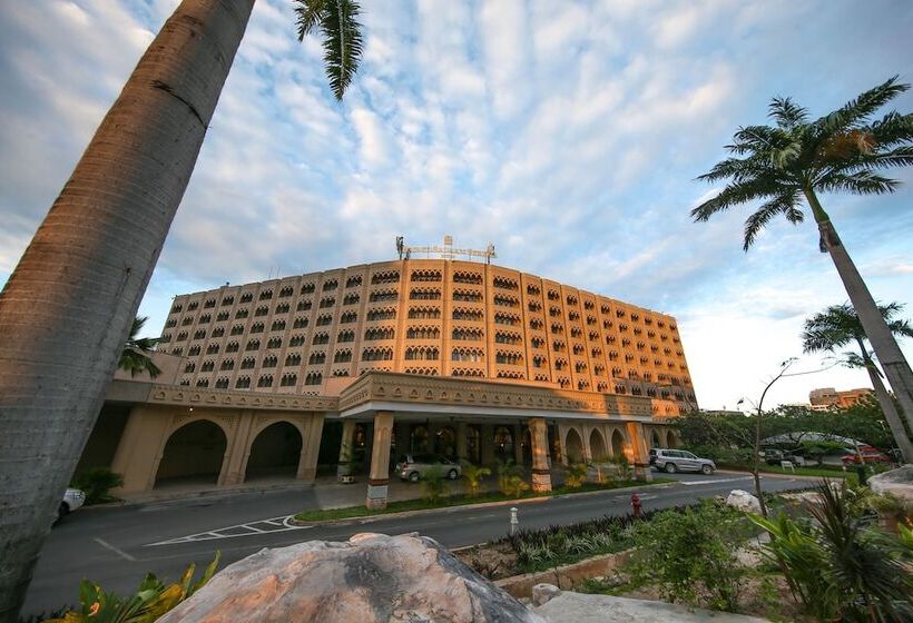 호텔 Dar Es Salaam Serena