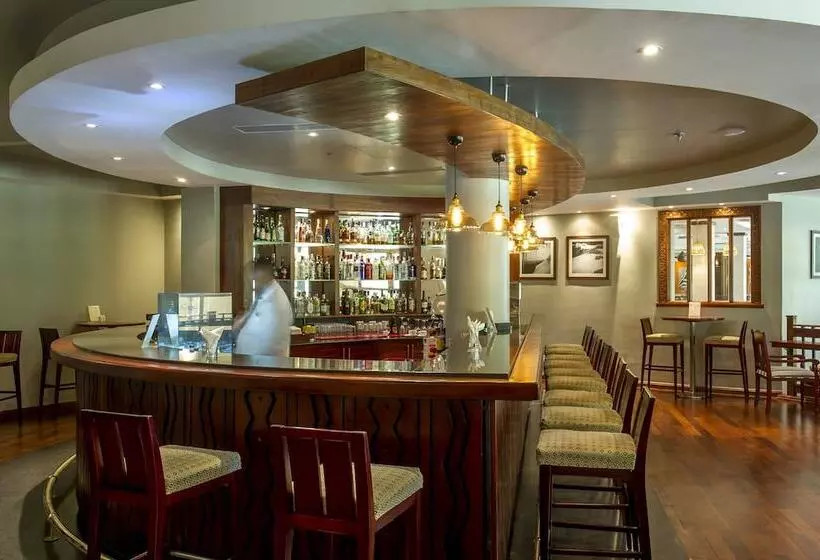 호텔 Dar Es Salaam Serena