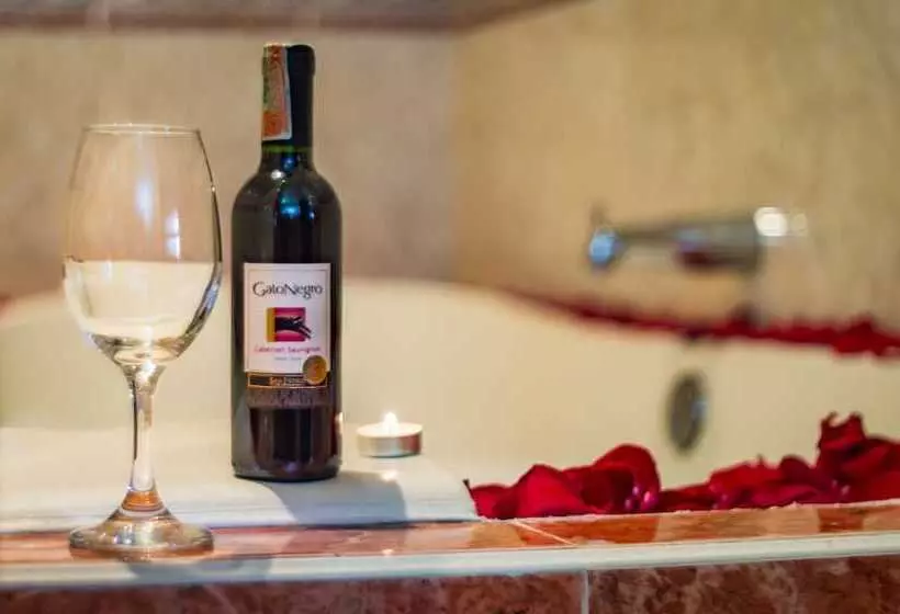 Отель Emaus Bogotá