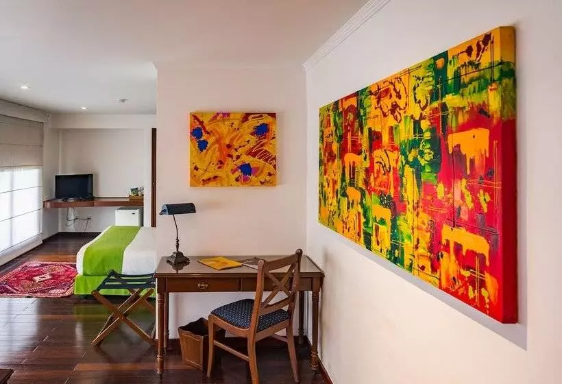 Отель Emaus Bogotá