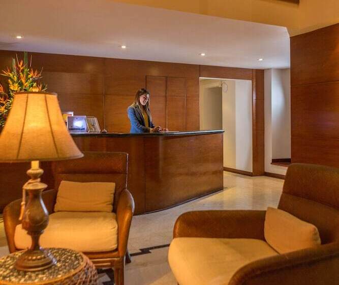 酒店 Emaus Bogotá