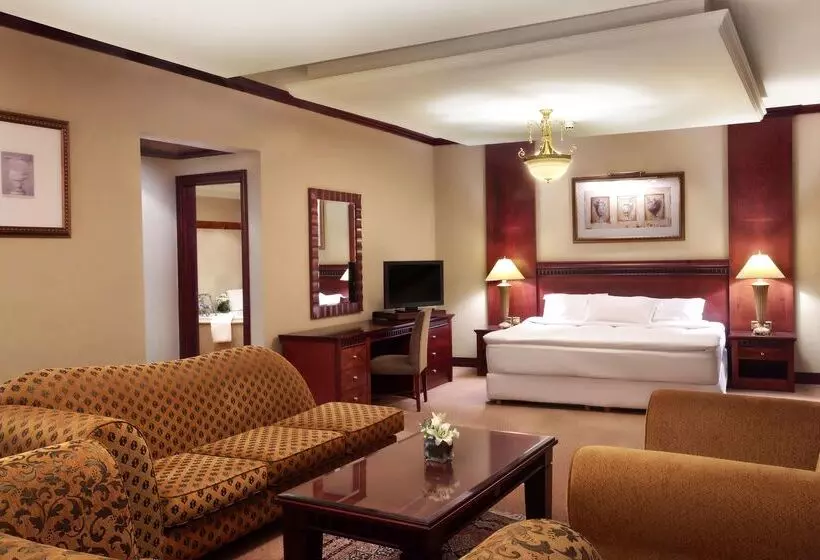 هتل Metropolitan Palace