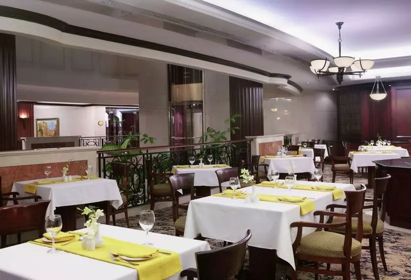 هتل Metropolitan Palace