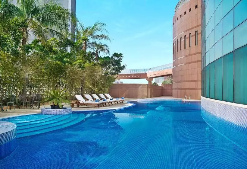 هتل Metropolitan Palace