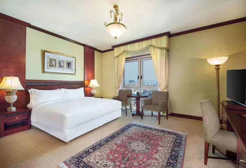 هتل Metropolitan Palace