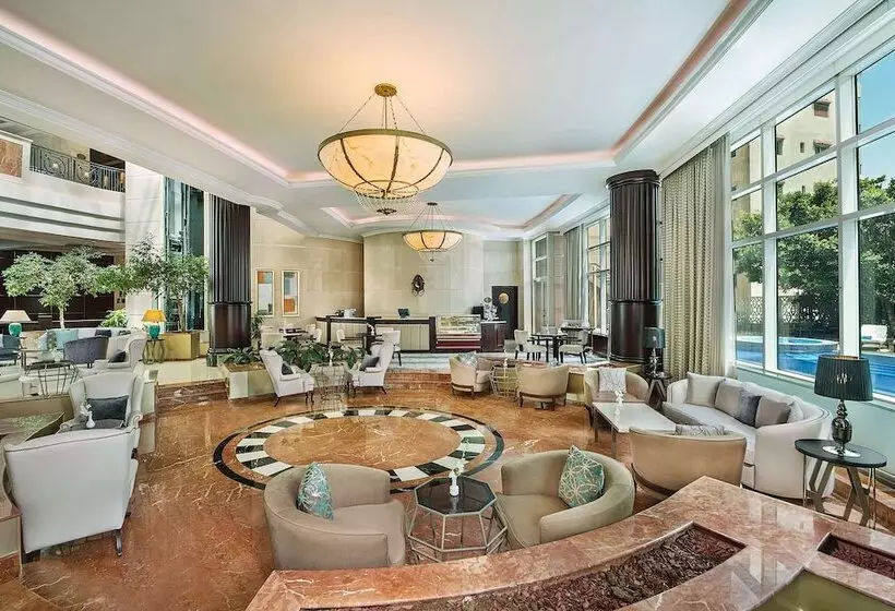 هتل Metropolitan Palace