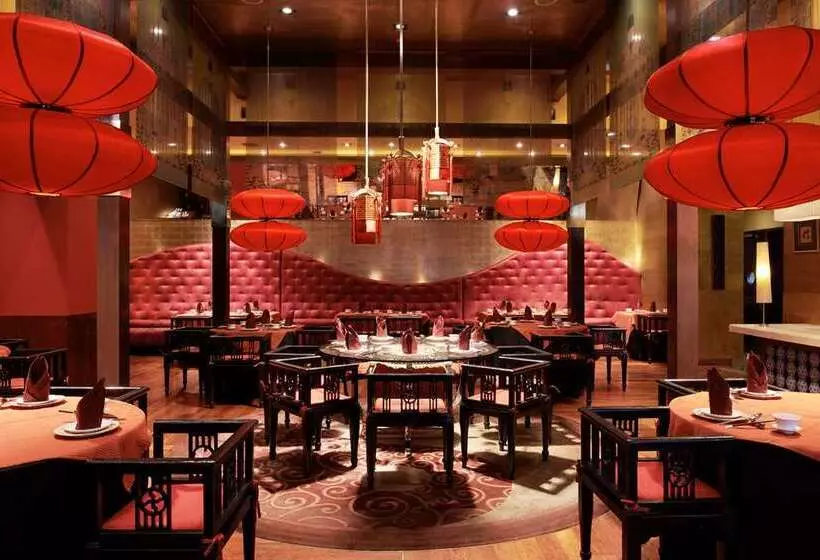 هتل Hilton Kuala Lumpur