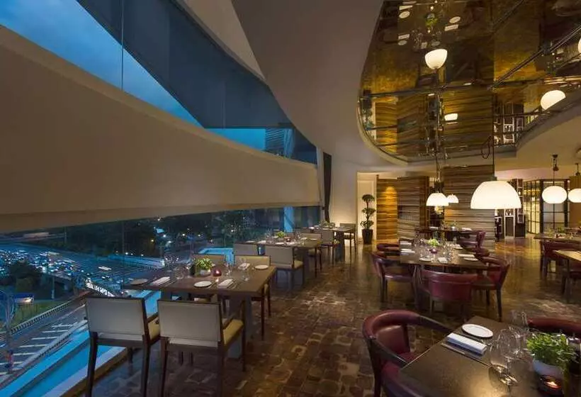 هتل Hilton Kuala Lumpur