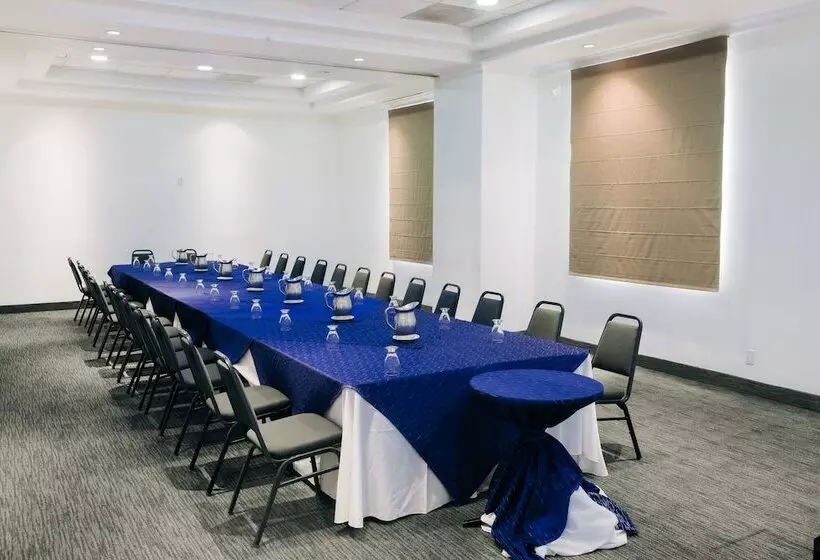 酒店 Holiday Inn San Salvador, An Ihg