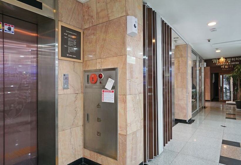 Hotel Insadong Crown