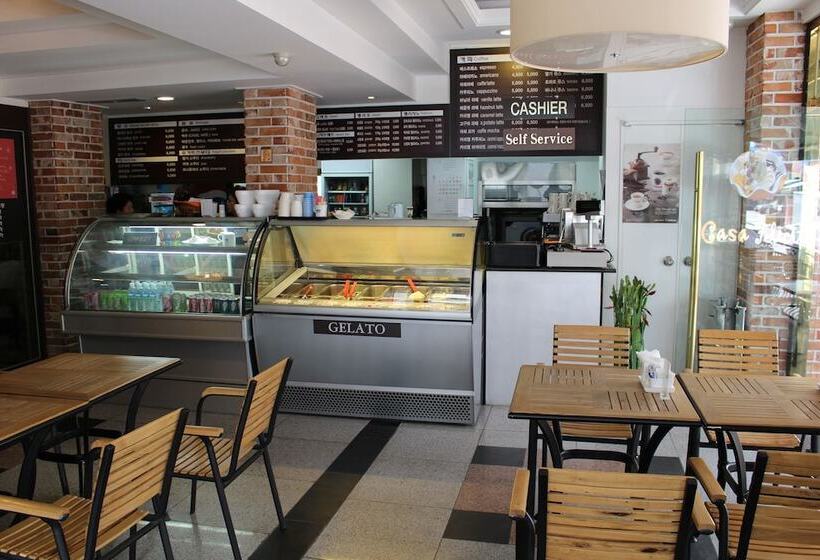 Hotel Insadong Crown