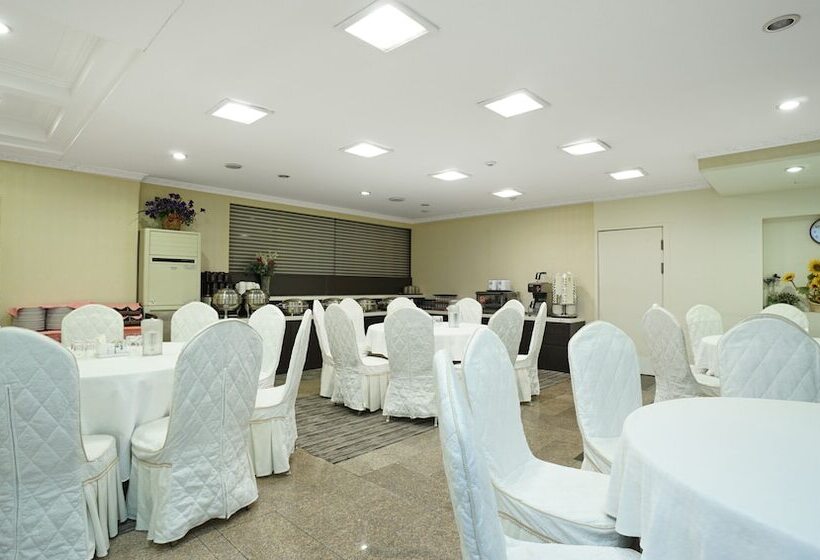 Hotel Insadong Crown