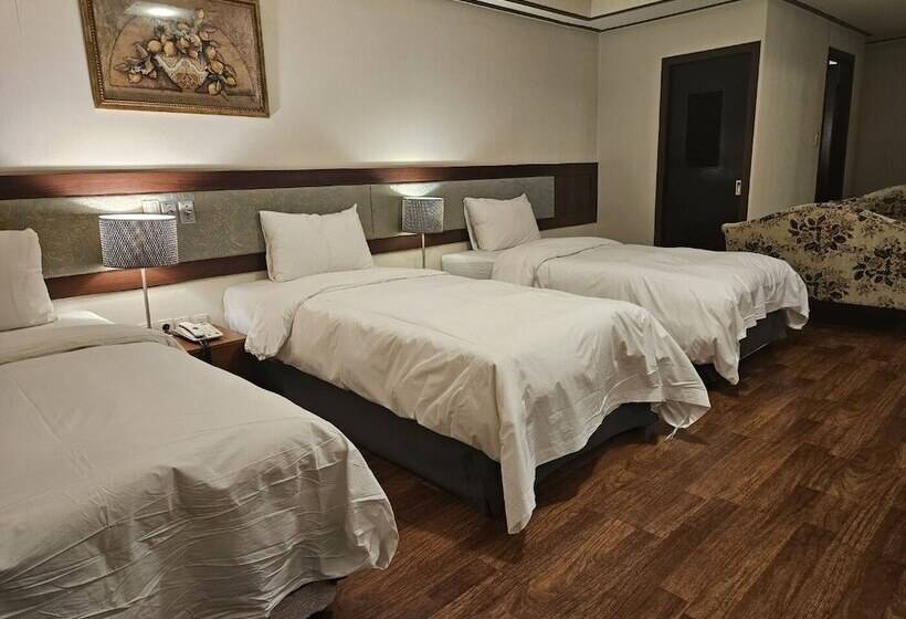 Hotel Insadong Crown