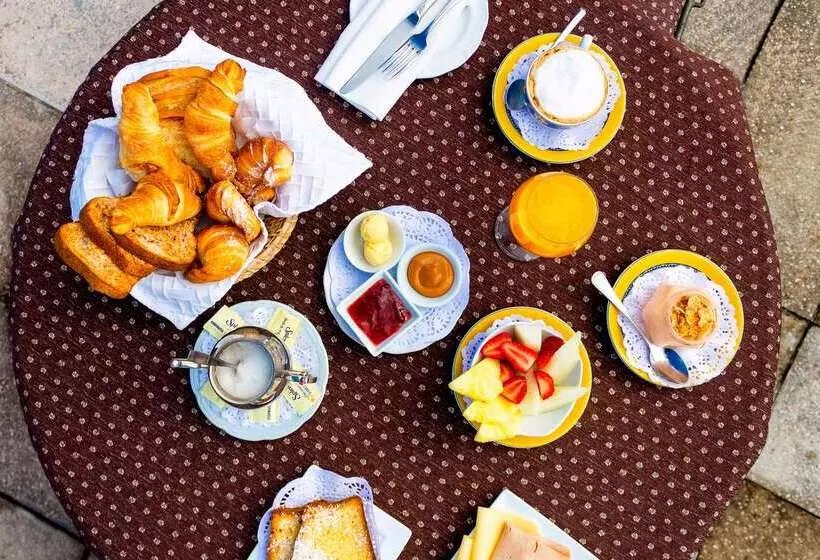 Отель Las Cumbres