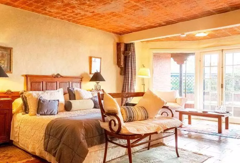 Отель Las Cumbres