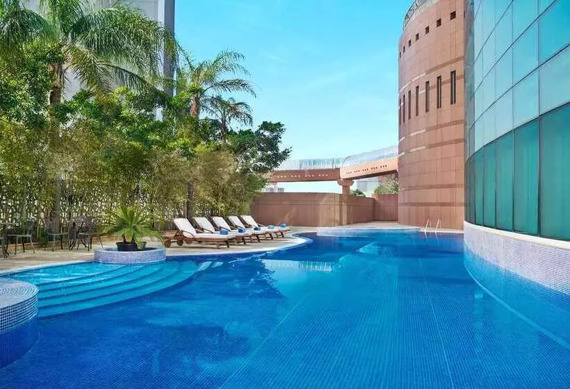 هتل Metropolitan Palace