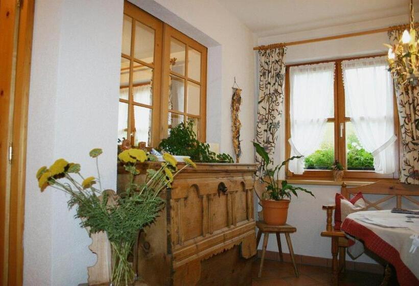 هتل Pension Juliana