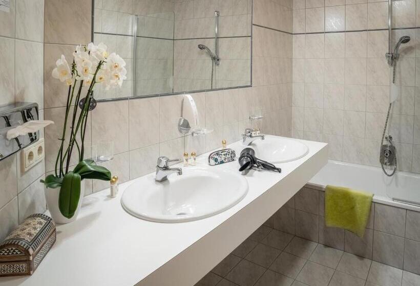 هتل Pension Juliana