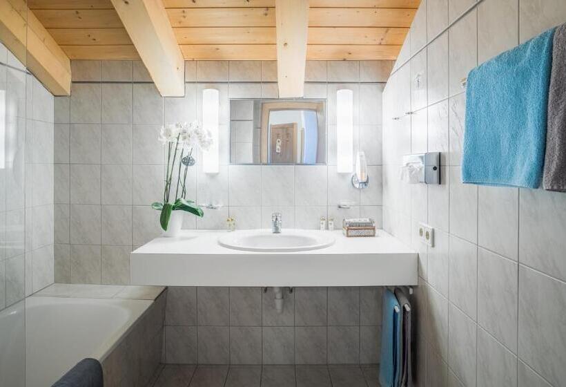 هتل Pension Juliana