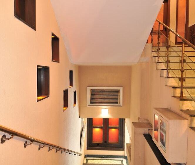 Hotel Qutub Residency