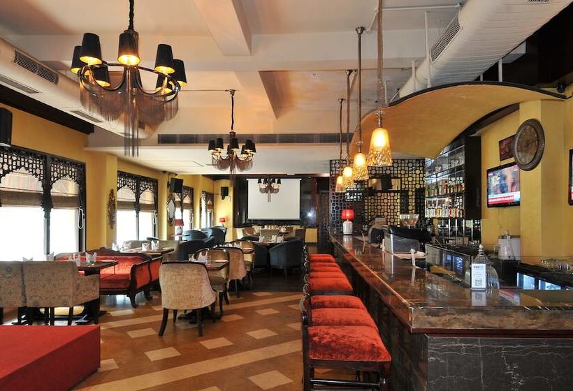 Hotel Qutub Residency