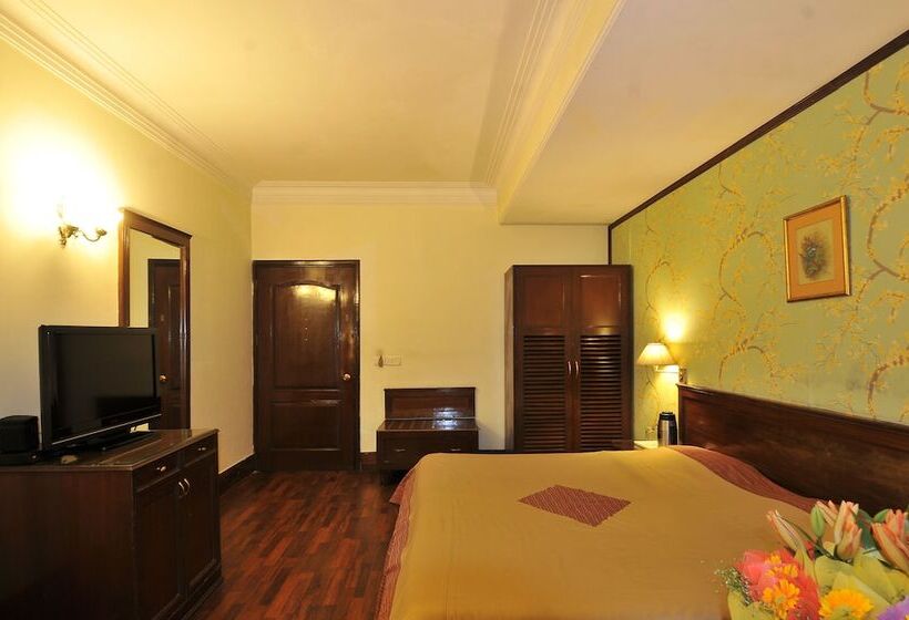 Hotel Qutub Residency