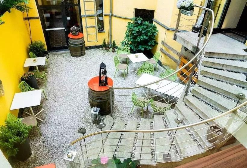 酒店 Rathaus  Wein & Design