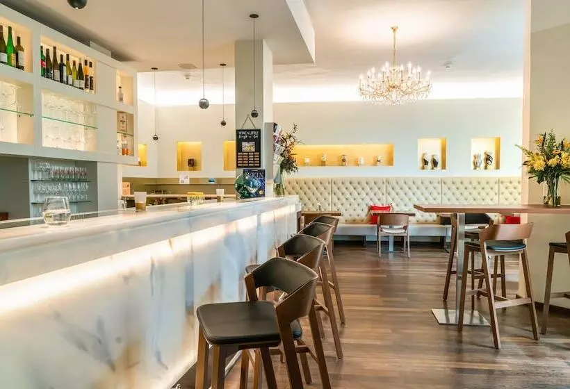 酒店 Rathaus  Wein & Design