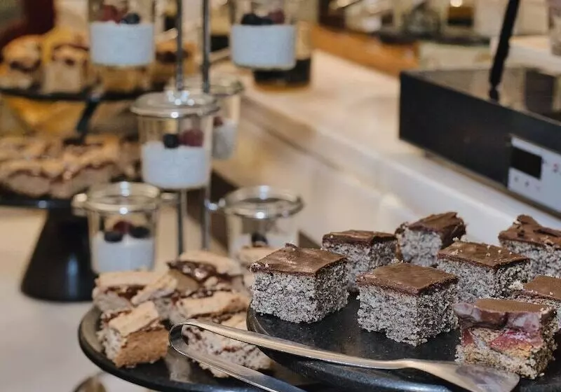 酒店 Rathaus  Wein & Design