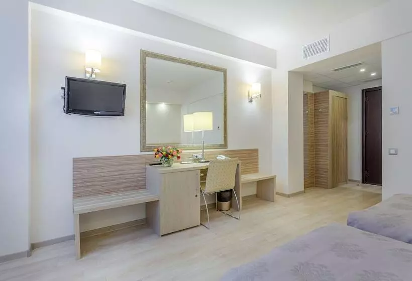 בית מלון כפרי Rin Airport