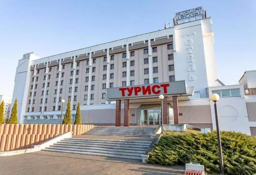 호텔 Turist