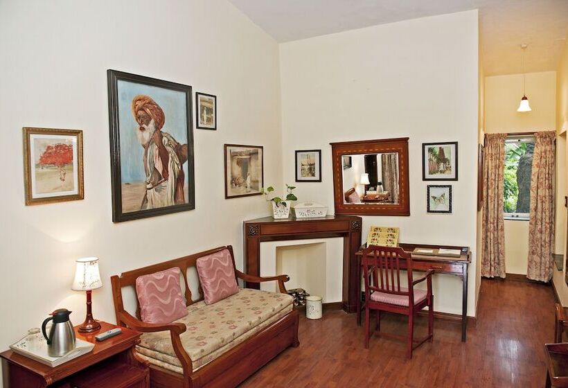 ホテル Welcomheritage Connaught House