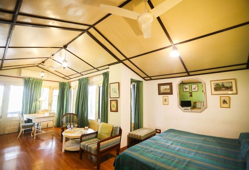 ホテル Welcomheritage Connaught House