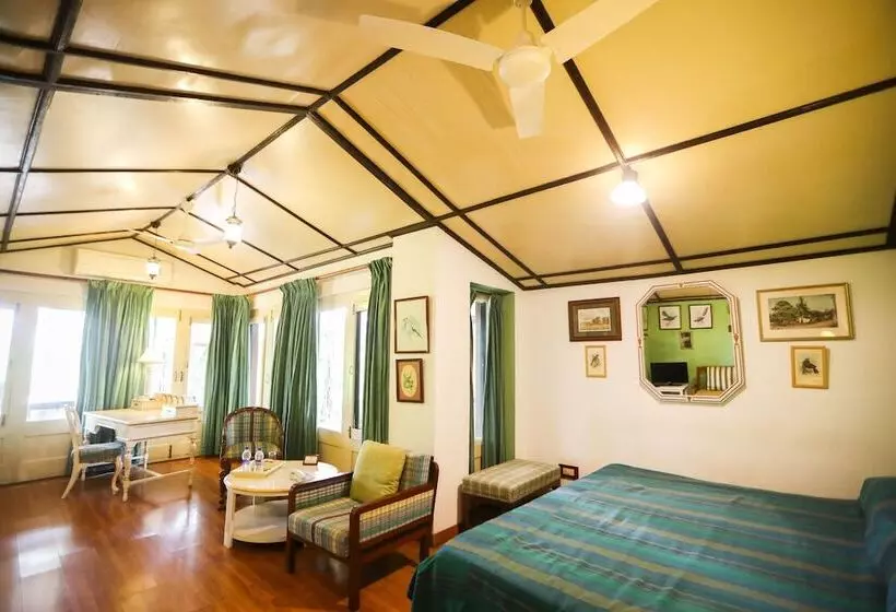 Отель Welcomheritage Connaught House