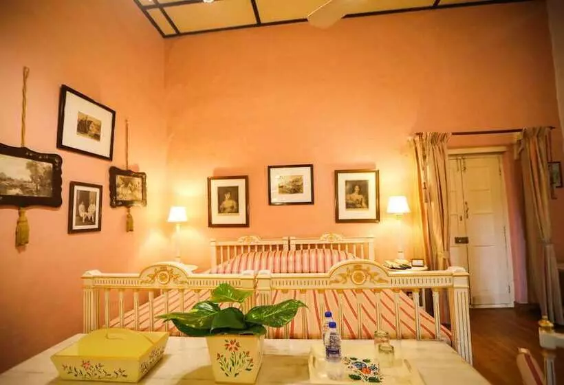 Отель Welcomheritage Connaught House