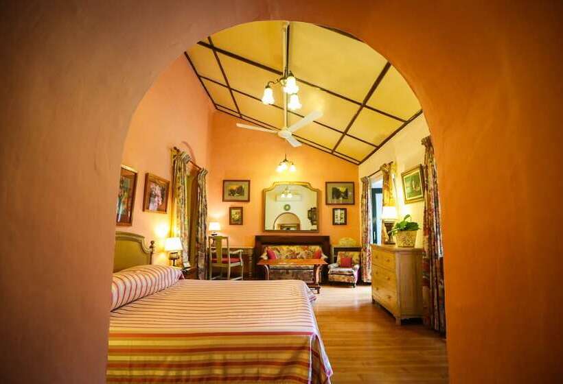 ホテル Welcomheritage Connaught House