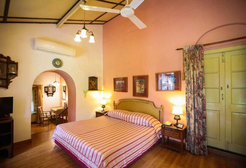 ホテル Welcomheritage Connaught House