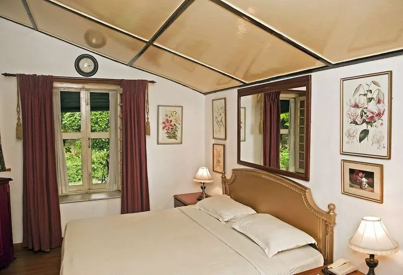 Отель Welcomheritage Connaught House