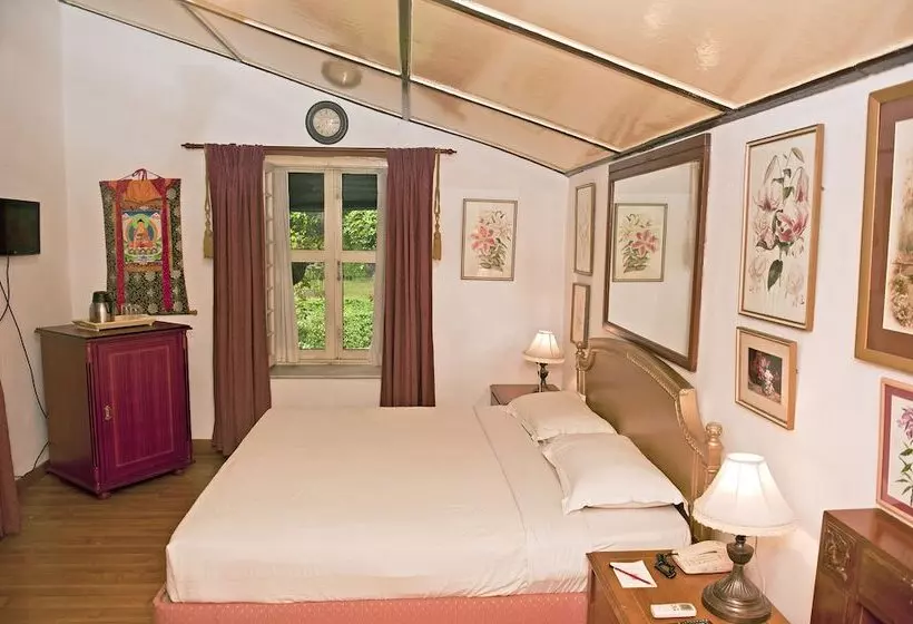 Отель Welcomheritage Connaught House