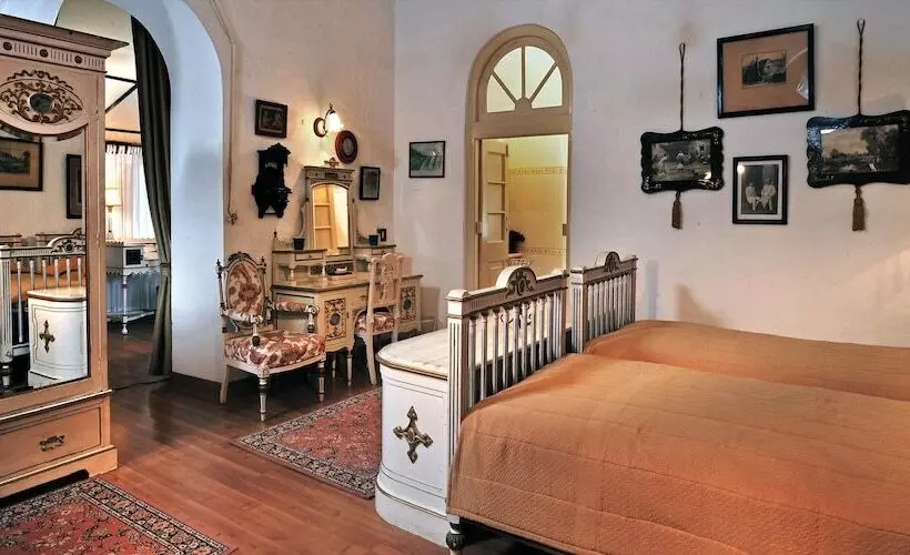 Отель Welcomheritage Connaught House