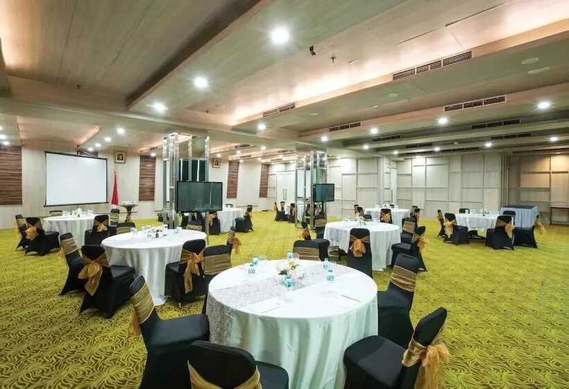 Sparks Life Jakarta, Artotel Curated