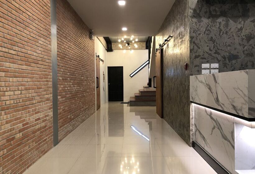 Hotel Tall Tree Kata Phuket