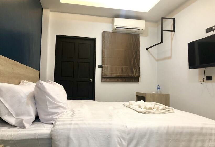 Hotel Tall Tree Kata Phuket