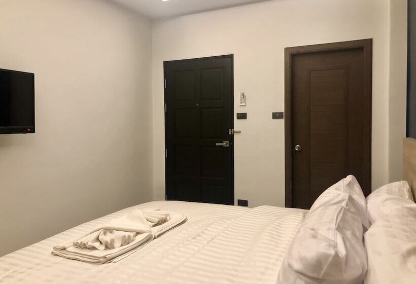 Hotel Tall Tree Kata Phuket