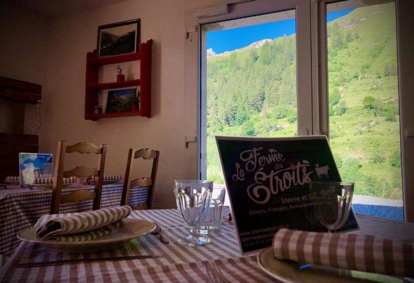 تختخواب و صبحانه La Ferme Des étroits