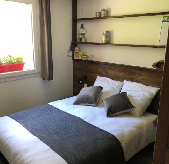 تختخواب و صبحانه La Ferme Des étroits