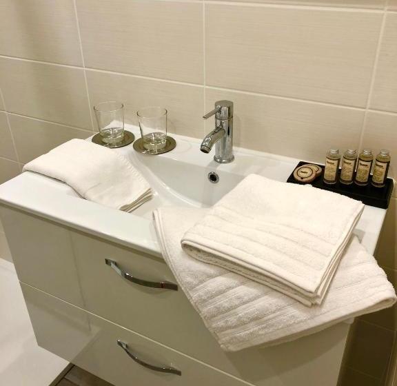 تختخواب و صبحانه La Ferme Des étroits